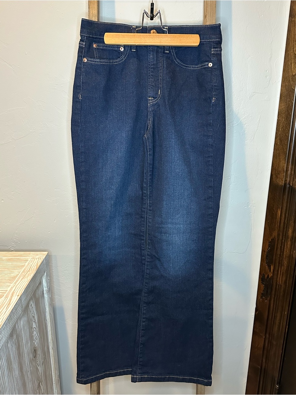 NWOT GAP High Rise ‘70s Flare Jeans Size 6